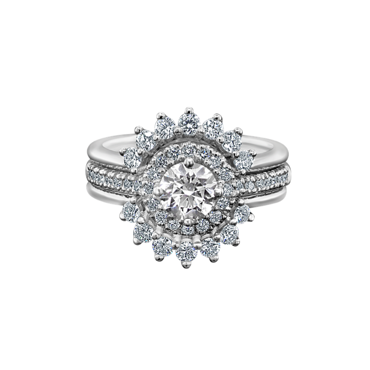 Luce De Sol round halo centered engagement ring